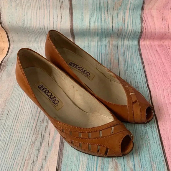 Bandolino vintage open toe pumps with small heel - Picture 12 of 12